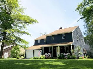 15 Hattie Brown Ln, Bristol, RI 02809