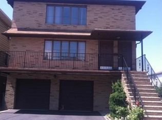 225 6th St, Fairview, NJ 07022