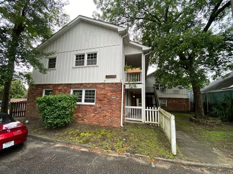 3834 Rosewood Dr #8-1