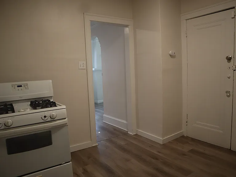 3010 Fullerton St — Photo 8