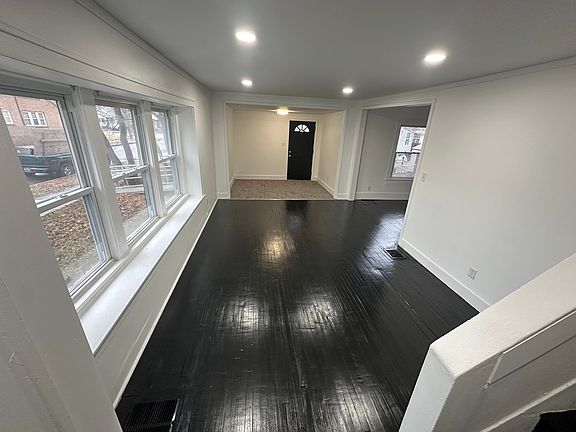 2nd image of 215 Montgomery St SE