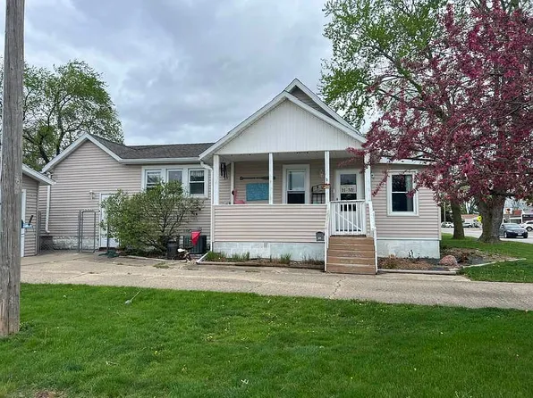 953 N Cole St, Bushnell, IL 61422