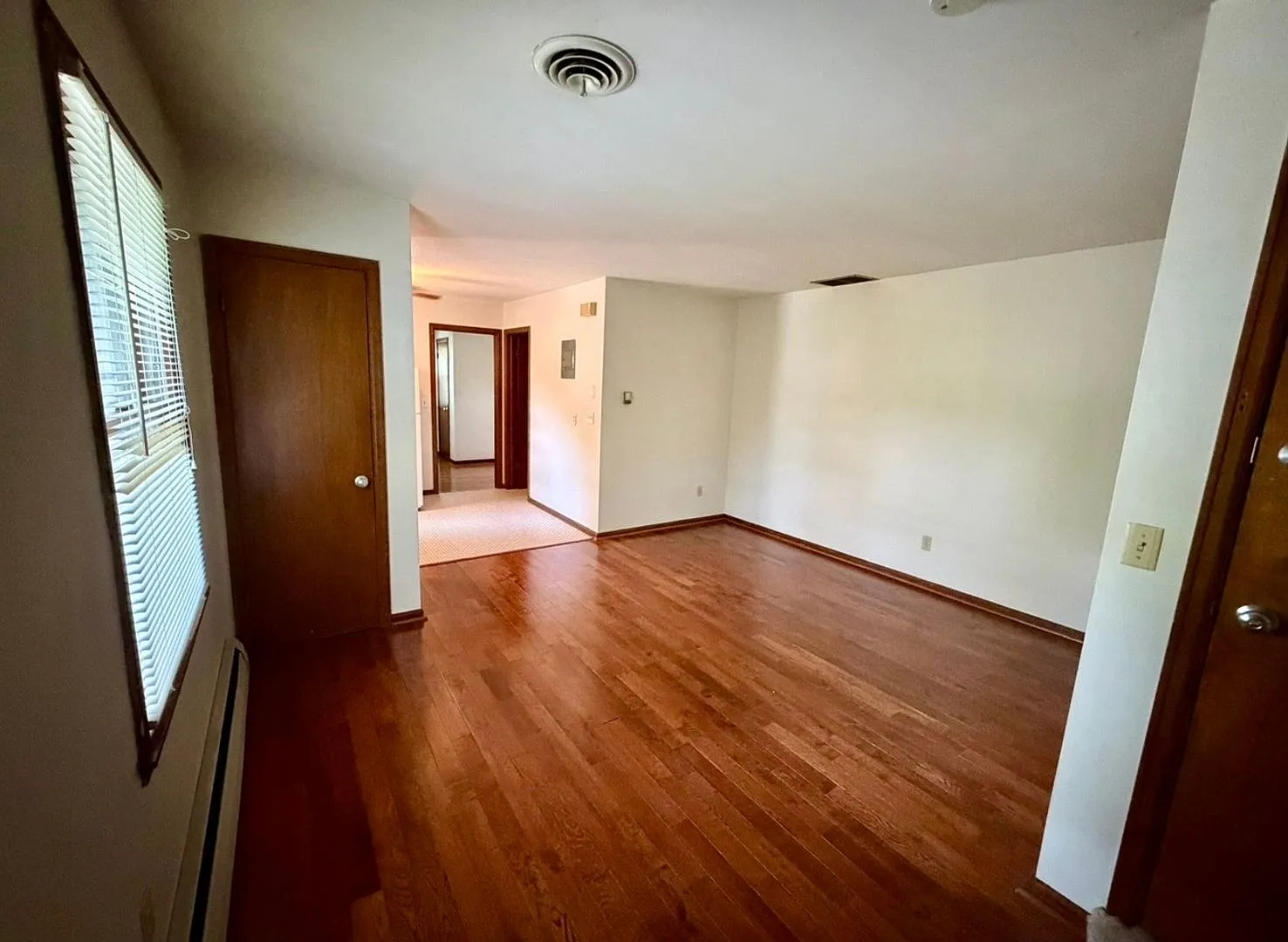801 N. McLean — Photo 3