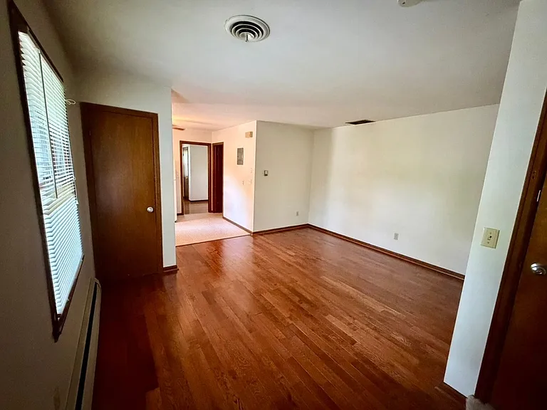 801 N. McLean — Photo 4