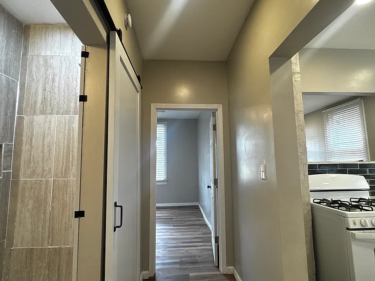 1440 E Division St — Photo 1