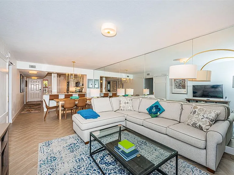 5901 Bahia Del Mar Cir #122 — Photo 7