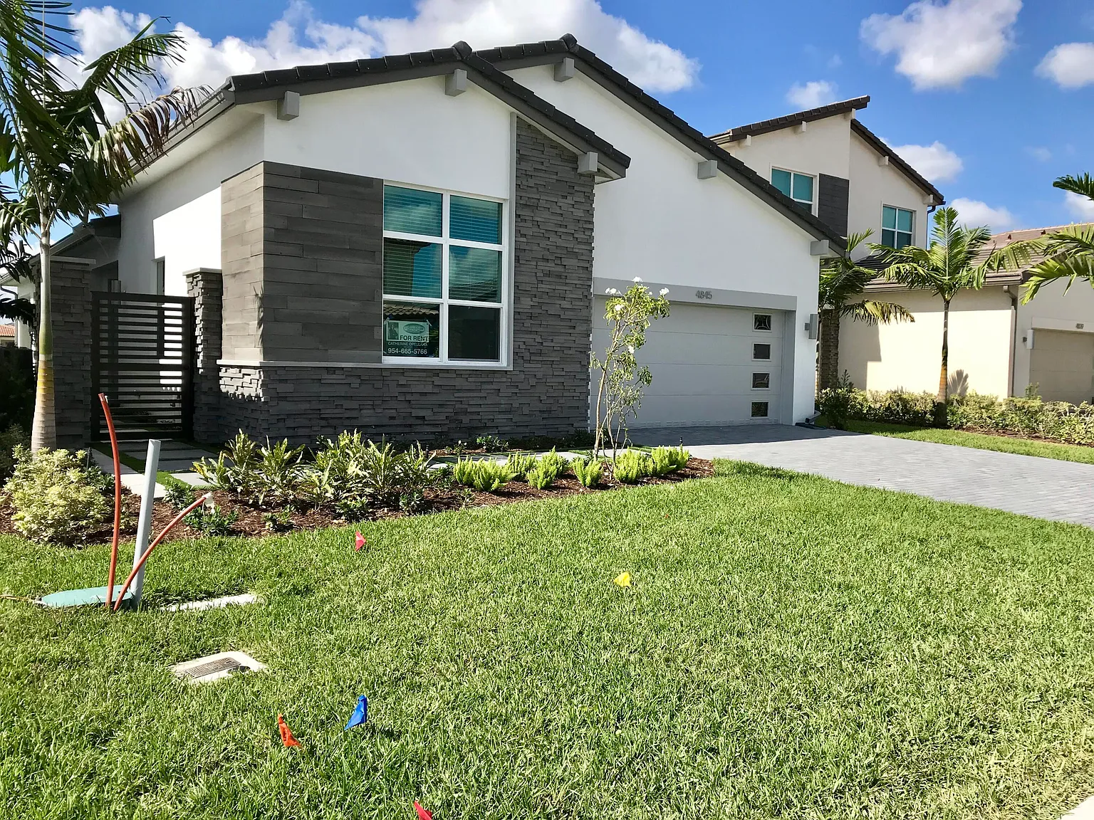 3 bed, 2.0 bath, 2000 sqft, $4,100 — Photo 2