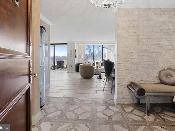 4th image of 5225 Pooks Hill Rd APT 620S