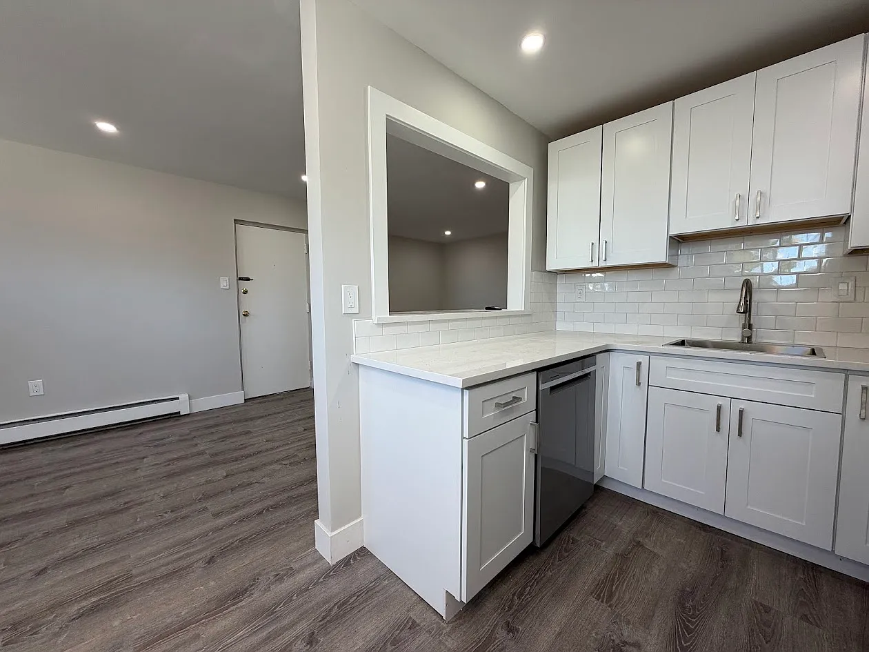 2 bed, 850 sqft, $2,145 — Photo 3