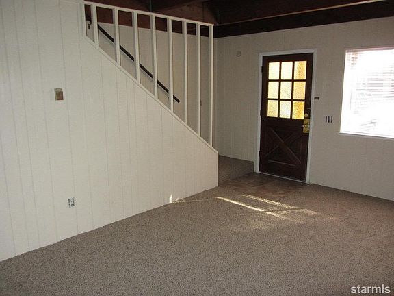 3rd image of 2567 Armstrong Ave