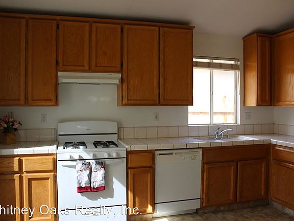 4th image of 1212 Arbor Dr