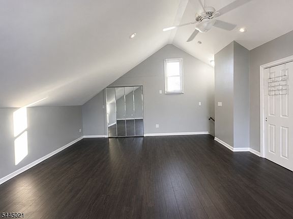 5th image of 288 N 6th St Floor 2