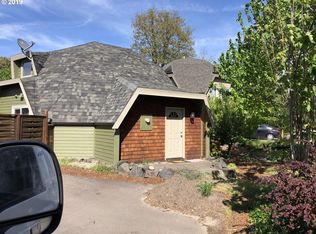 25131 E Hunter Rd, Veneta, OR 97487