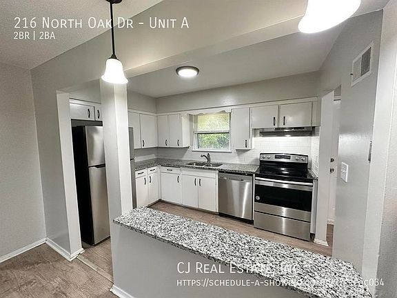 3rd image of 216 N Oak St Unit A