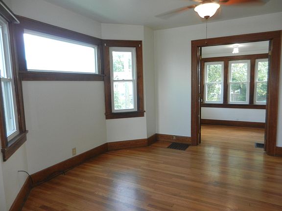 3rd image of 219 W Locust St #219