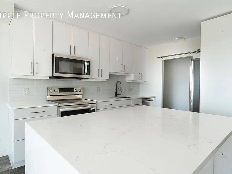 300 Meredith Rd NE #501 — Photo 3