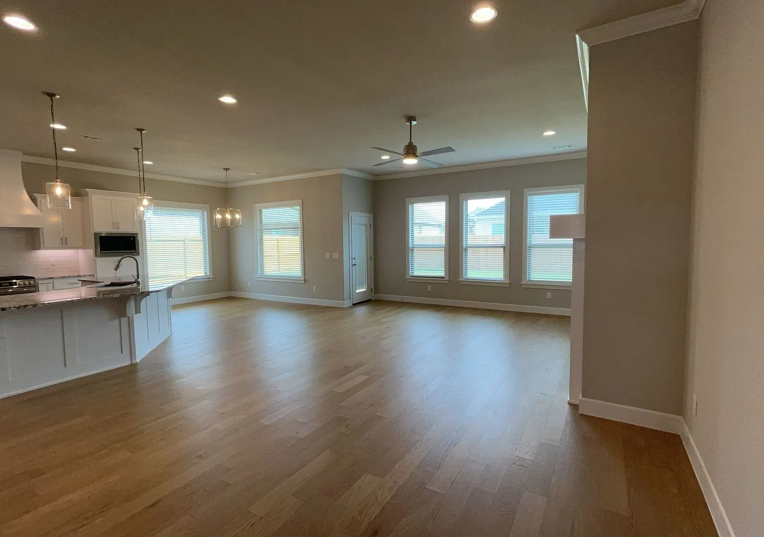 Modern New Build in Pea Ridge — Photo 4