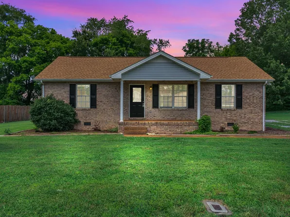 139 Cora St, Portland, TN 37148