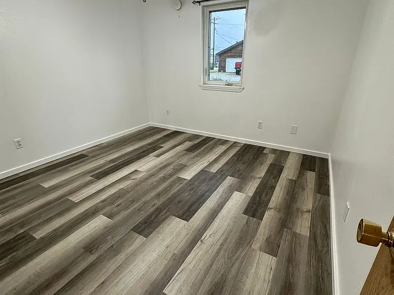 841 Shellinger St — Photo 9