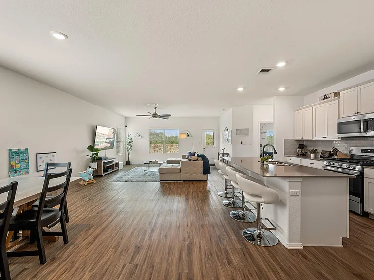 124 Flint Mountain Rd — Photo 4