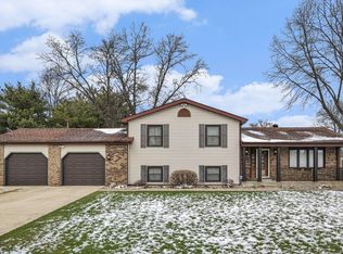 25415 Beth Ann Dr, South Bend, IN 46619