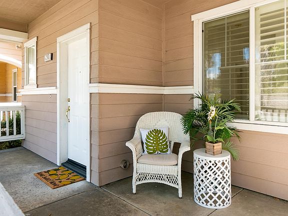 118 E Pleasant Valley Rd-003-028-Front P