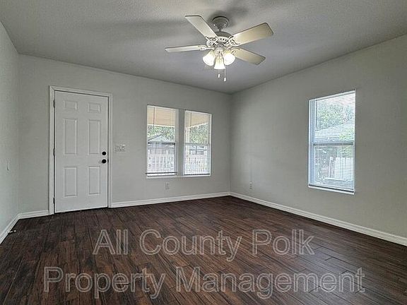 2nd image of 215 W Park St