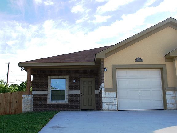 2nd image of 919 Ramblewood St #A