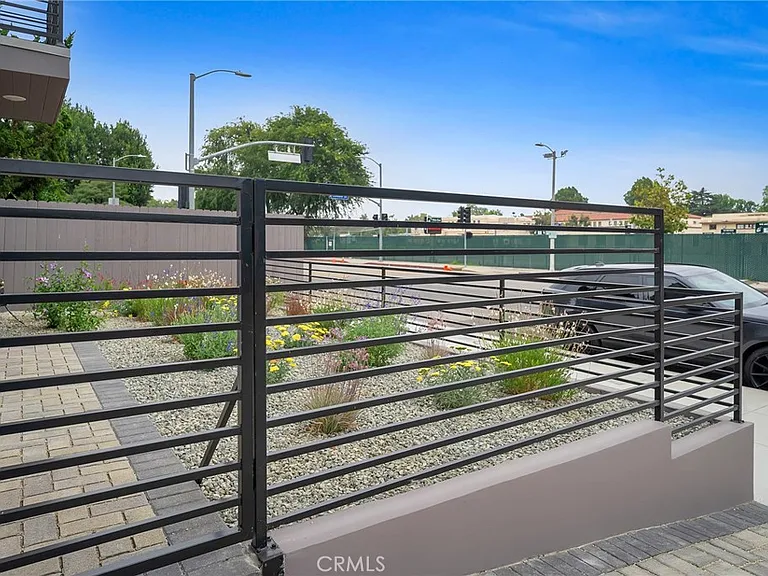 4453 Colfax Ave #2 — Photo 32