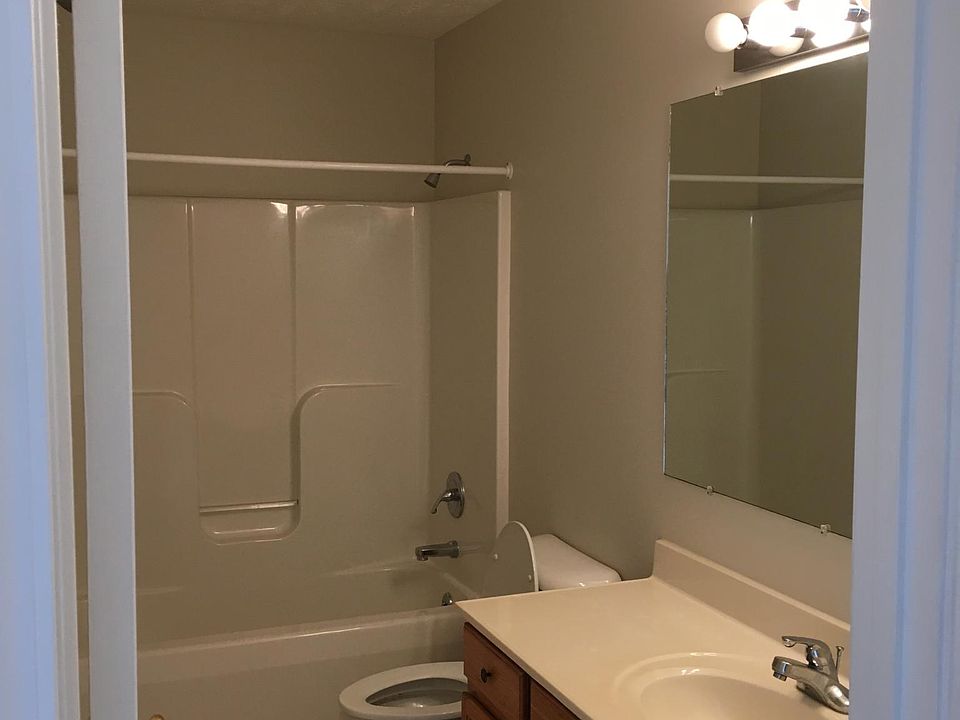 2nd image of 520 Birkdale Ct #B