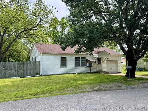 1110 SE 2nd Ct, Pryor, OK 74361