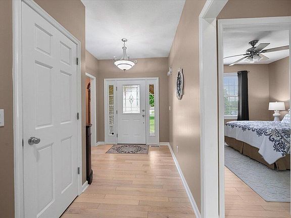 4th image of 104 Stone Creek Dr