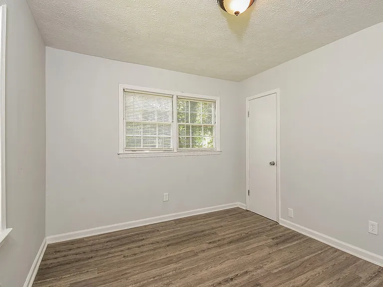 851 Grayson Hwy — Photo 13