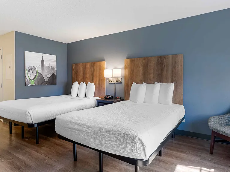 1 Bedroom Suite - 2 Full Beds