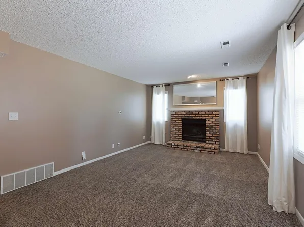 4309 S 40th St, Lincoln, NE 68516