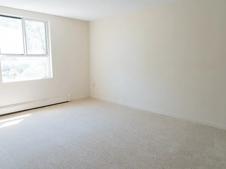 655 Windermere Rd — Photo 20