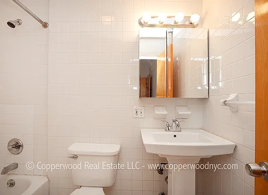 Rented by Copperwood Real Estate | media 20