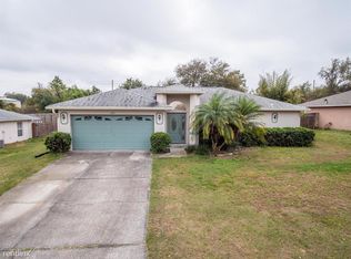 220 Country Lakes Cir, Groveland, FL 34736