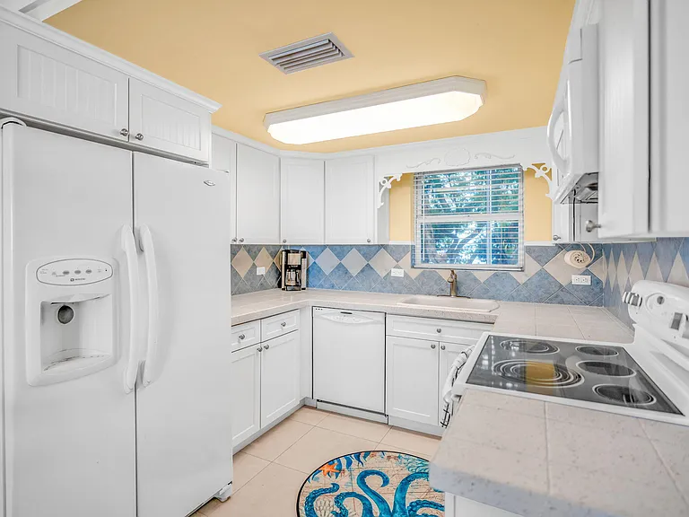 200 Harborview Dr #101 — Photo 10