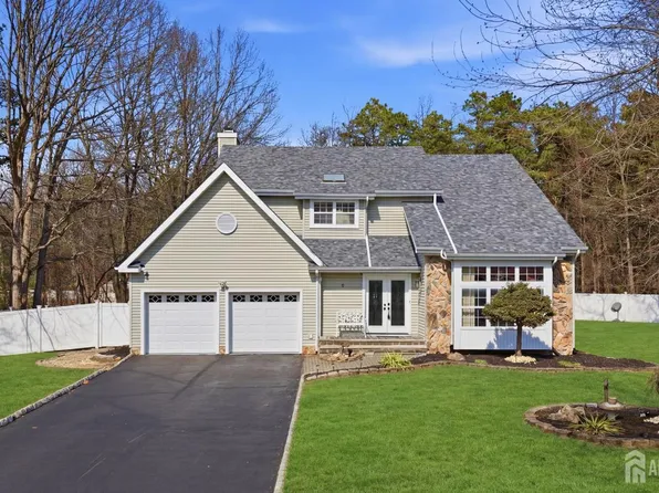 5 Dan Ct, Old Bridge, NJ 08857