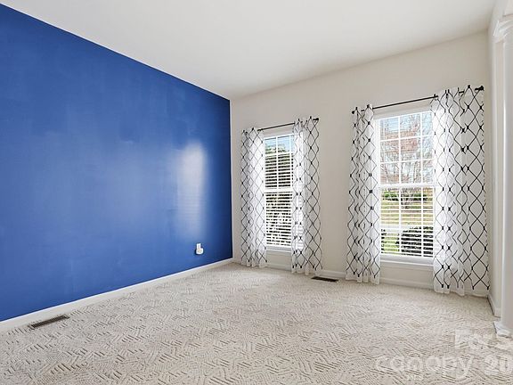 5th image of 3909 Meadow Green Dr