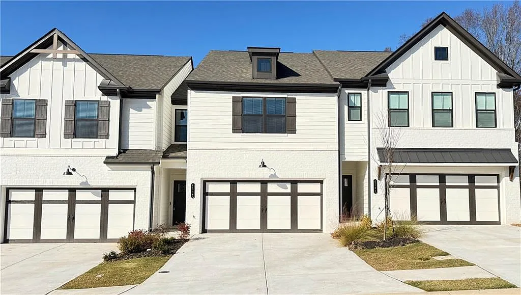 3 bed, 2.5 bath, 1864 sqft, $1,995 — Photo 2