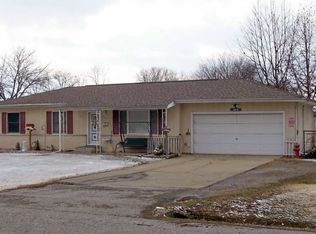 1615 S Pickford St, Robinson, IL 62454