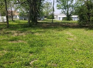 219 E Maple St, Nashville, IL 62263