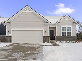 3042 Sheffield Cir, Clarkston, MI 48346