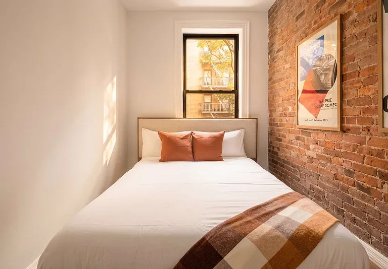 334 W 46th St #3RR — Photo 6