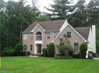 33 Old Farm Rd, Sicklerville, NJ 08081