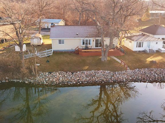 3rd image of 47663 Henry Hill Ln