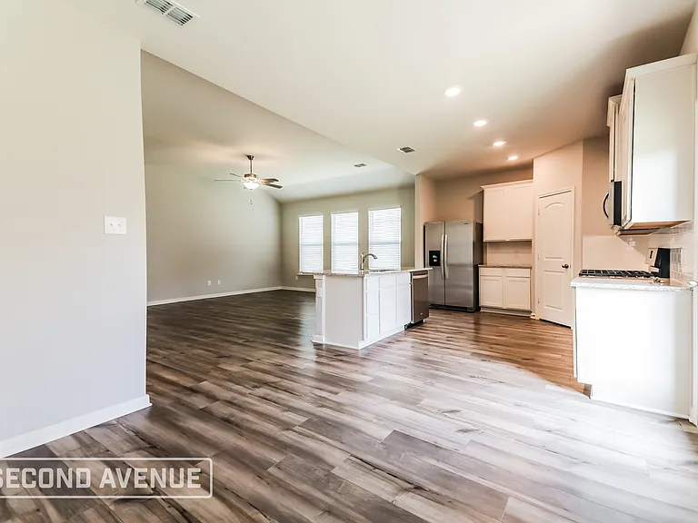 2020 Jeanine Dr — Photo 9