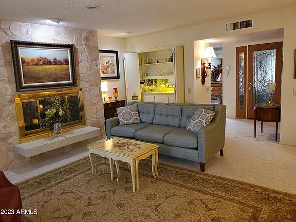 2nd image of 12918 W MAPLEWOOD Drive W
